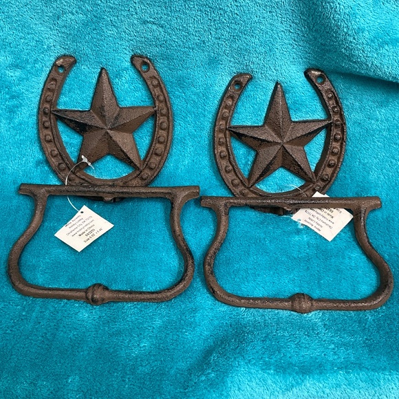 New Horseshoe Hanging Towel Holders Set of 2 - Picture 1 of 7